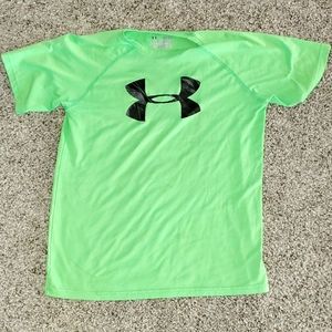 Boy's under armor T-shirt